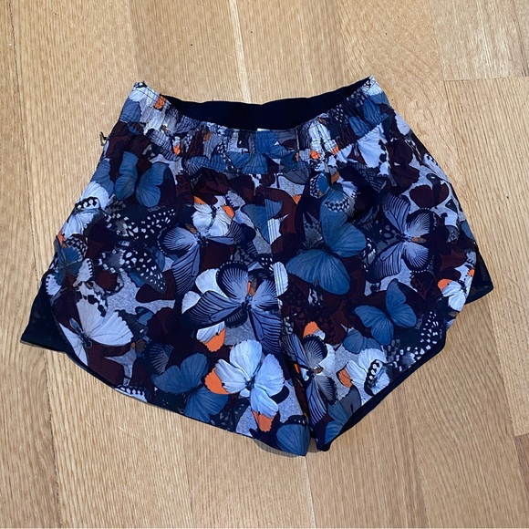 lululemon athletica Pants - lululemon reversible go the distance short butterfly solid black 6 5” inseam